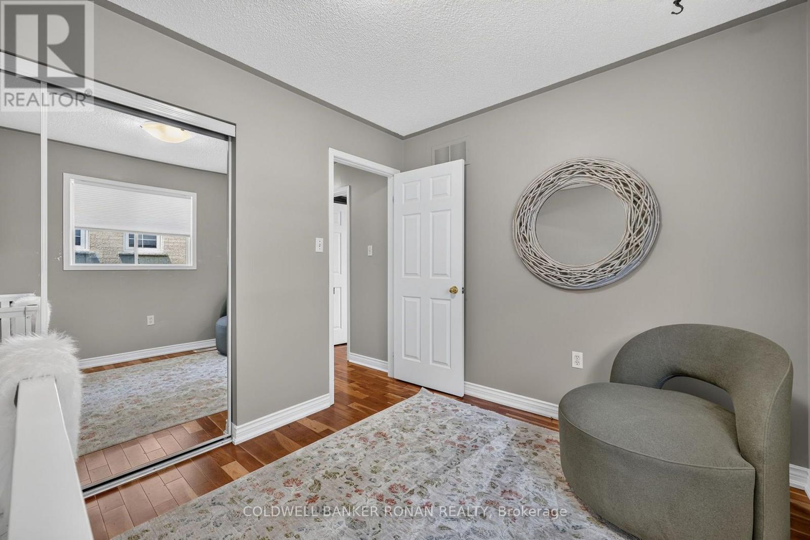 61 DARLING CRESCENT - 21