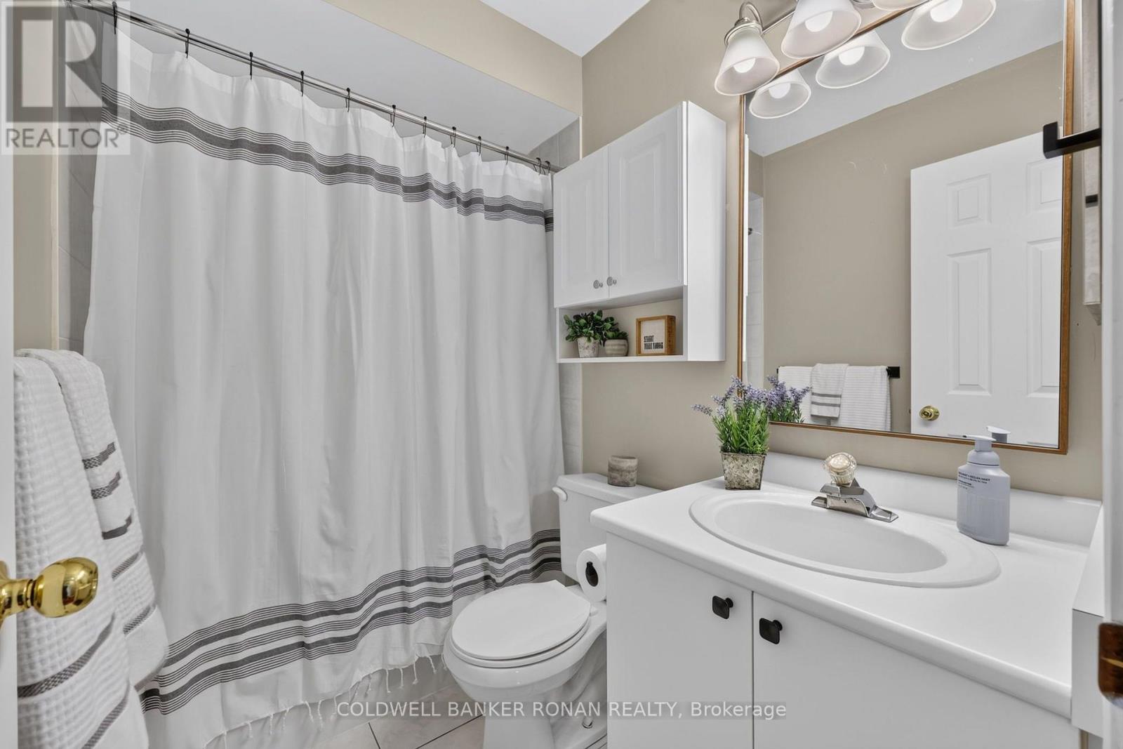 61 DARLING CRESCENT - 22