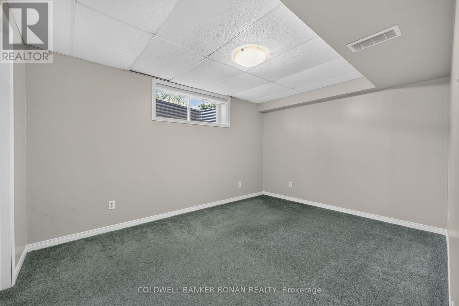 61 DARLING CRESCENT - 27