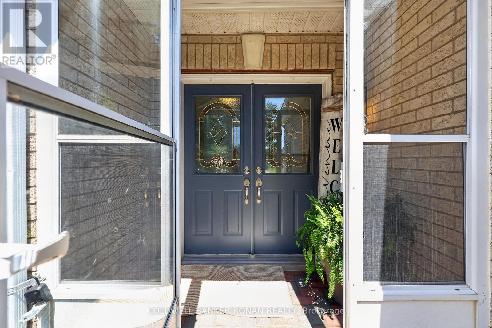 61 DARLING CRESCENT - 3