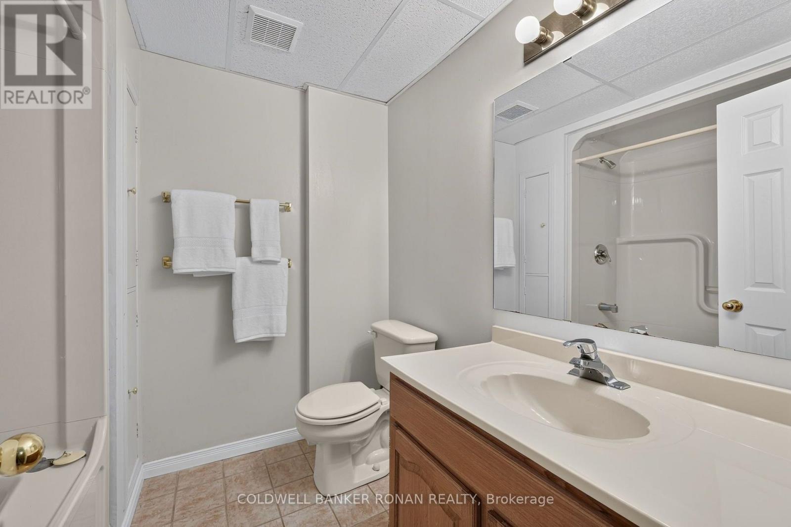 61 DARLING CRESCENT - 30