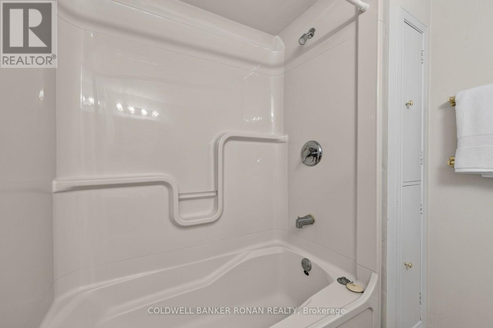 61 DARLING CRESCENT - 31