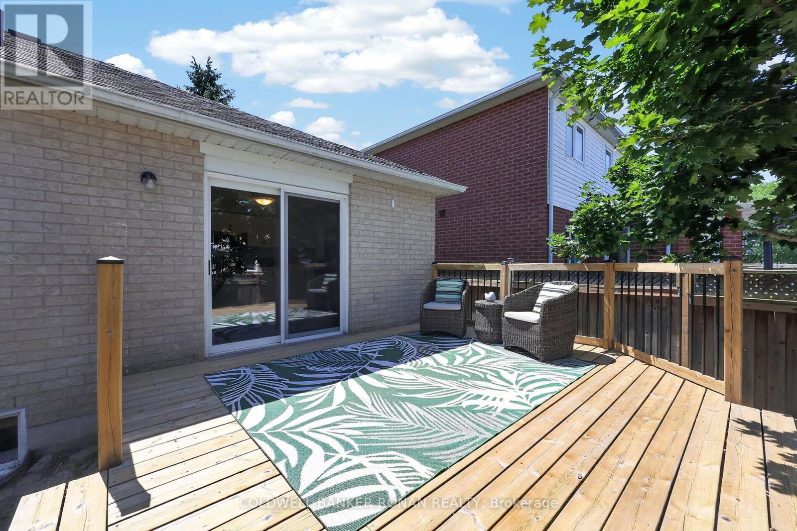 61 DARLING CRESCENT - 35