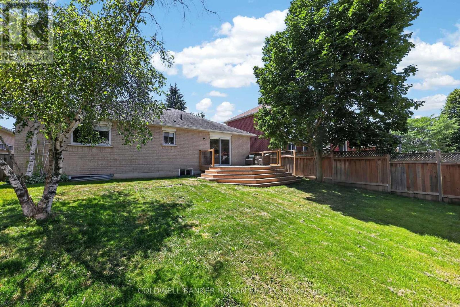 61 DARLING CRESCENT - 38