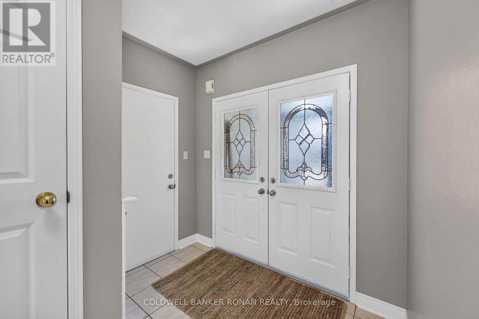 61 DARLING CRESCENT - 4
