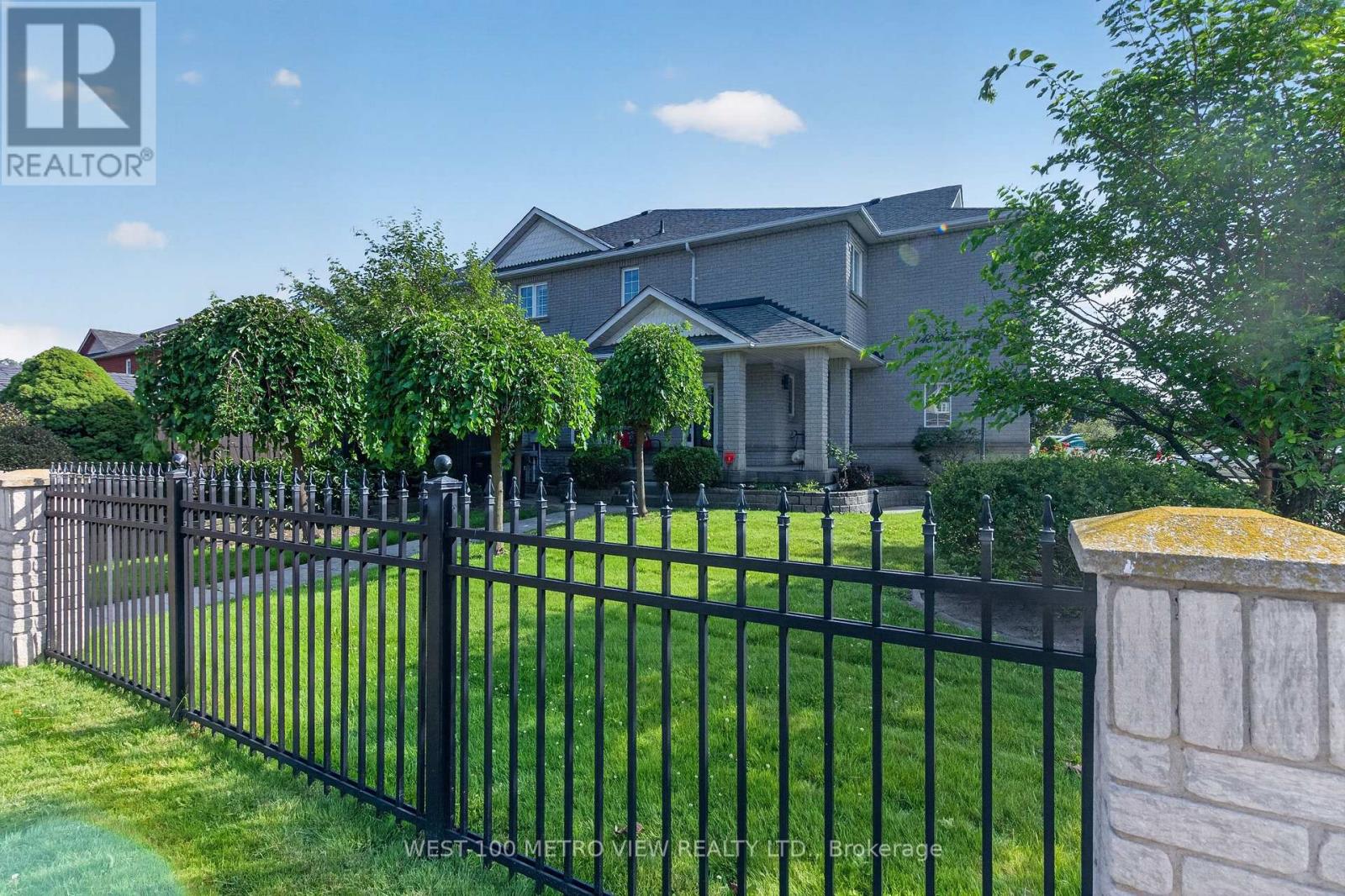 748 SUMMER PARK CRESCENT - 2