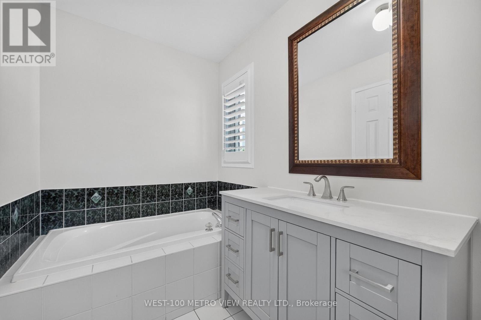 748 SUMMER PARK CRESCENT - 22