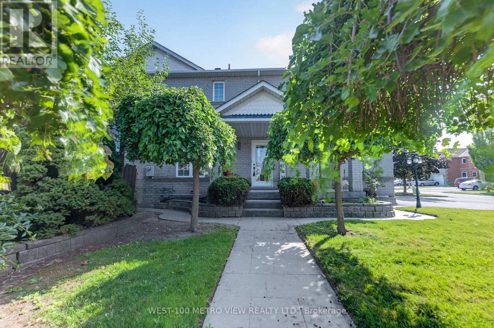 748 SUMMER PARK CRESCENT - 3