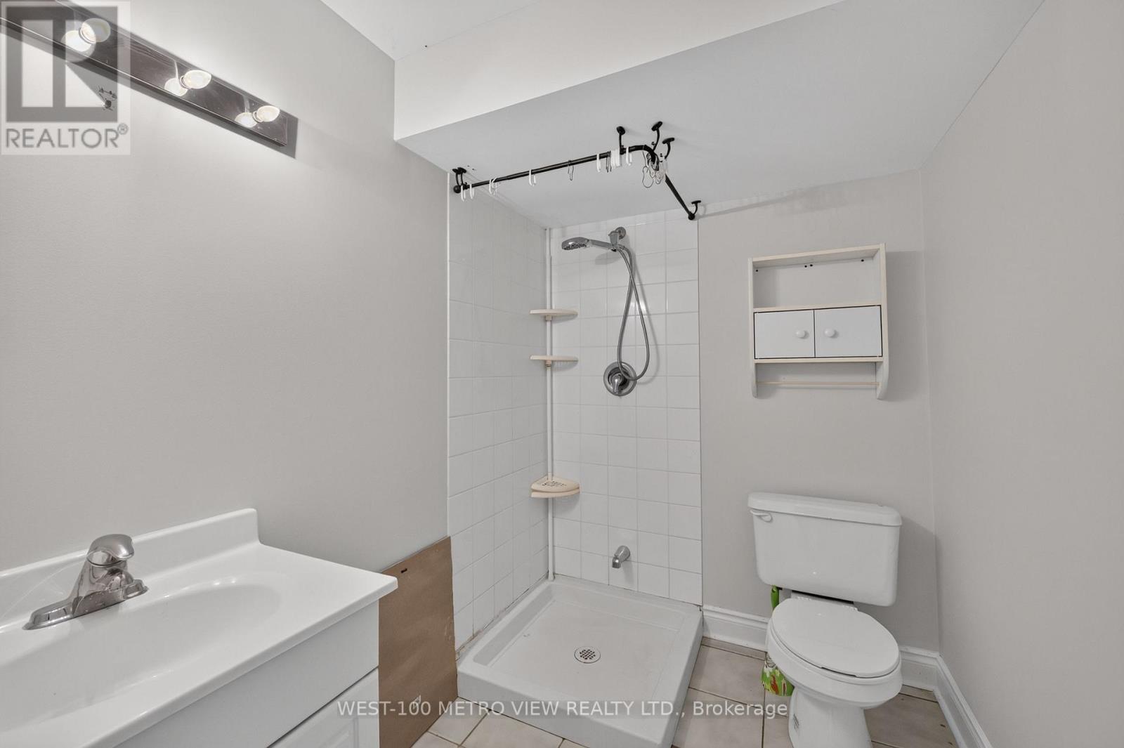 748 SUMMER PARK CRESCENT - 32