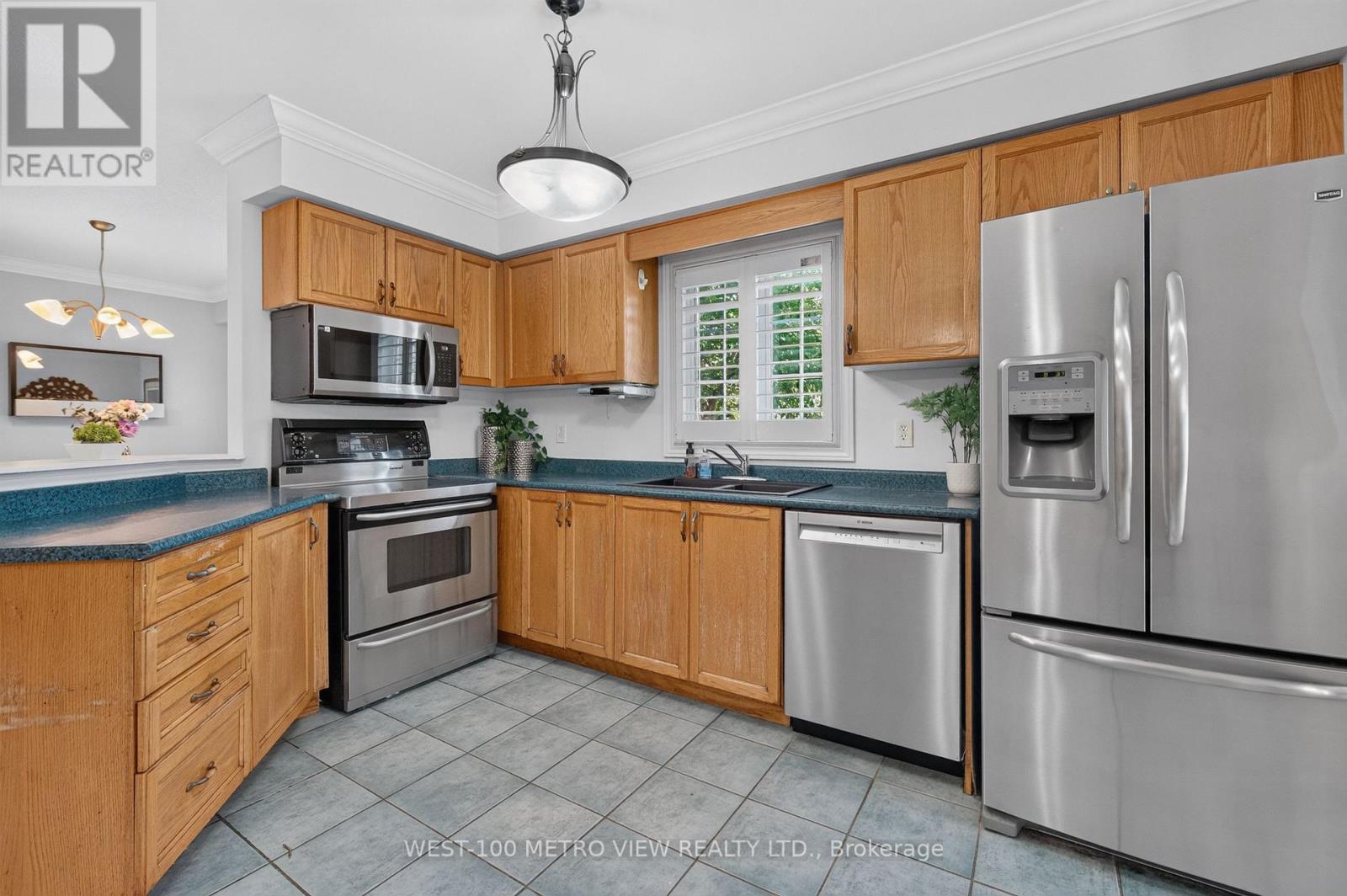 748 SUMMER PARK CRESCENT - 9