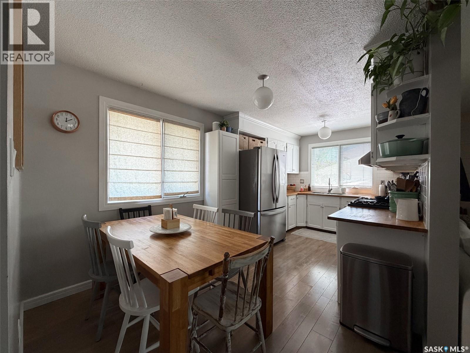 386 4th STREET E - Image 10