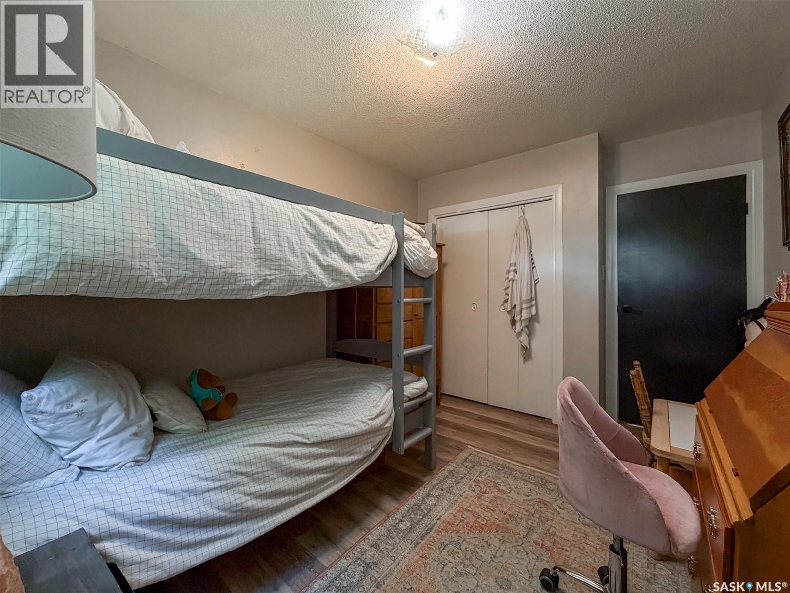 386 4th STREET E - Image 25
