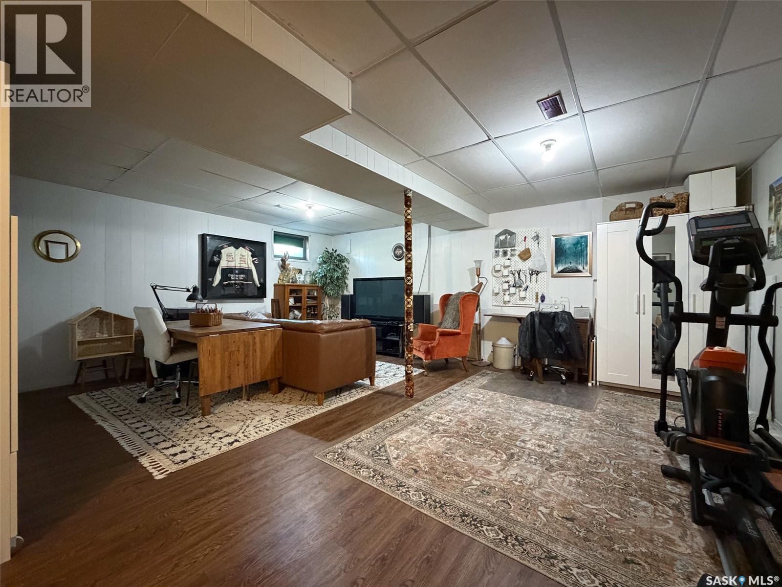 386 4th STREET E - Image 30