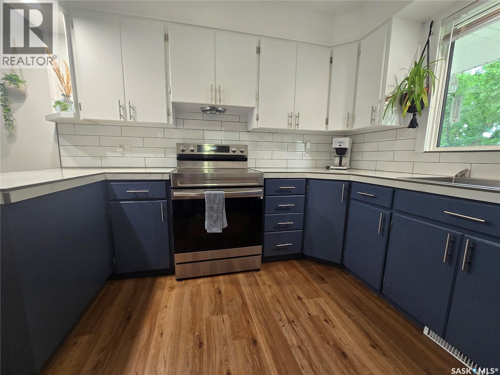 98 13TH STREET - 4