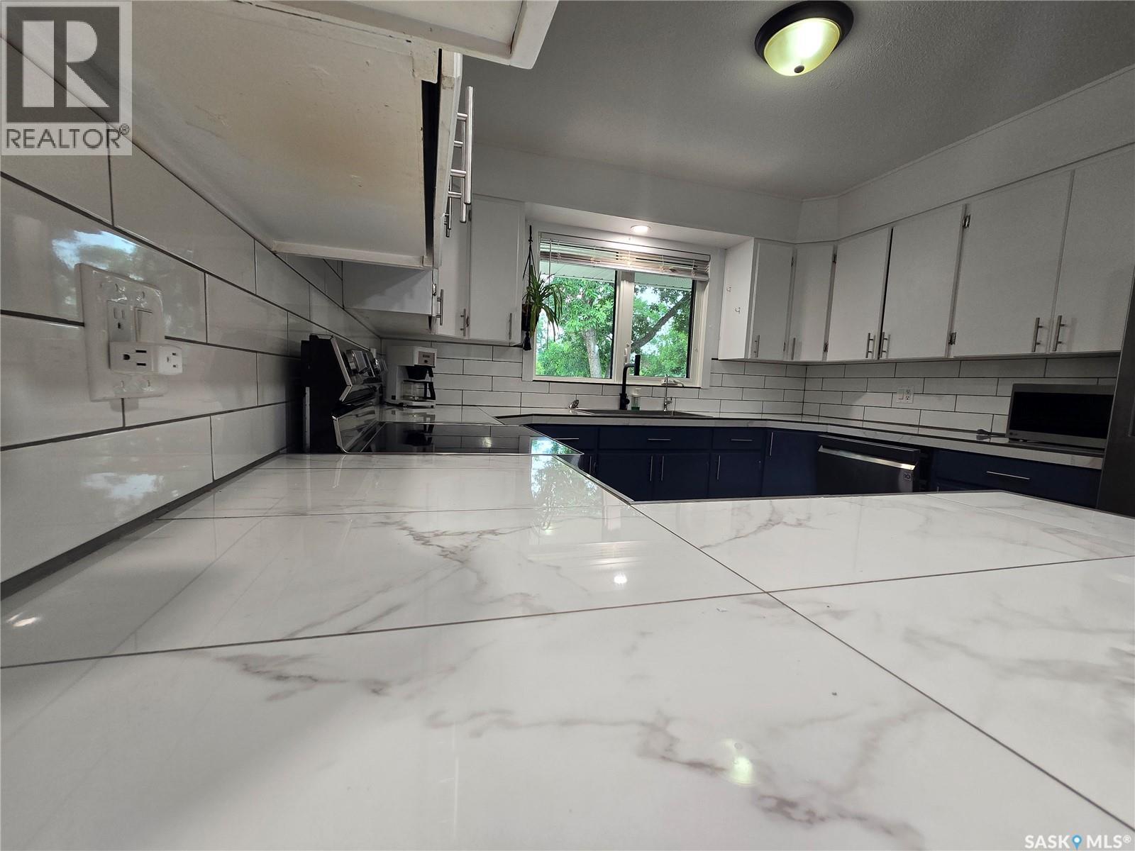 98 13TH STREET - 6