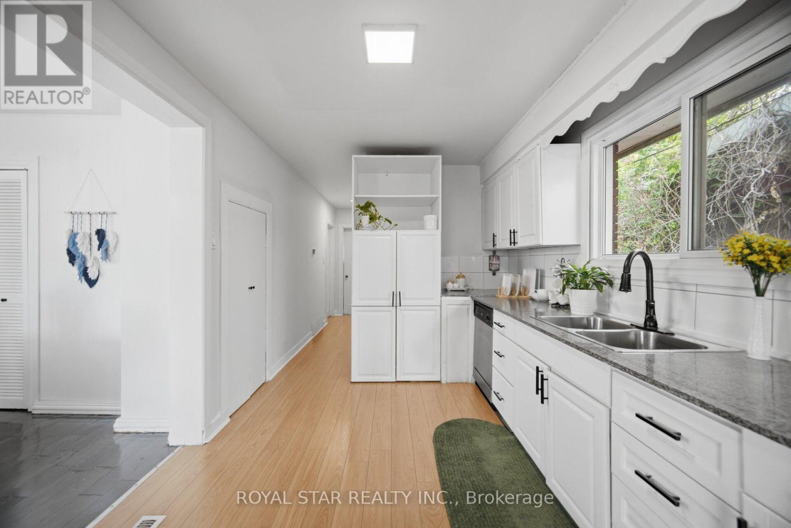 147 GRACE AVENUE - Image 16