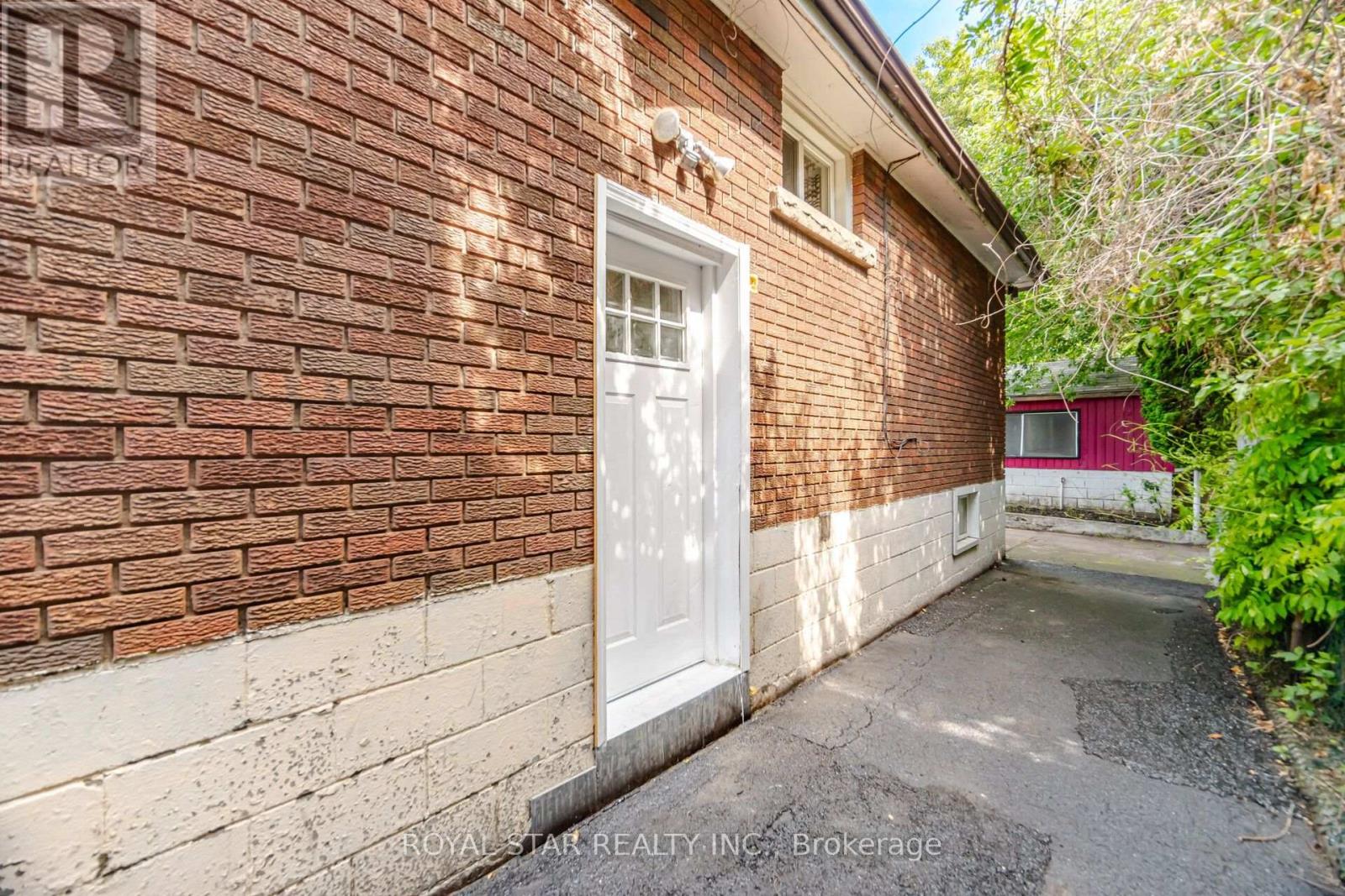 147 GRACE AVENUE - Image 26