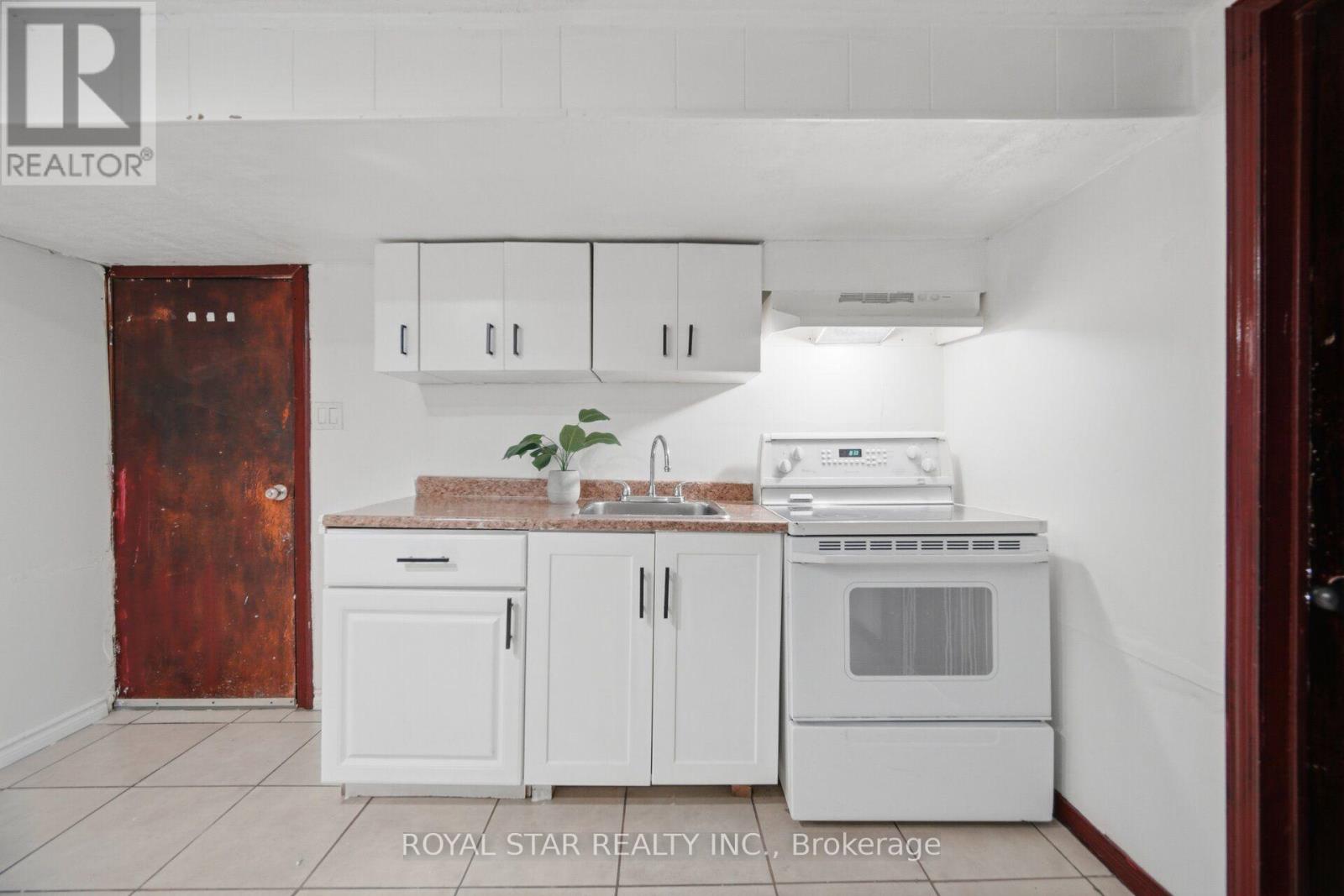 147 GRACE AVENUE - Image 31
