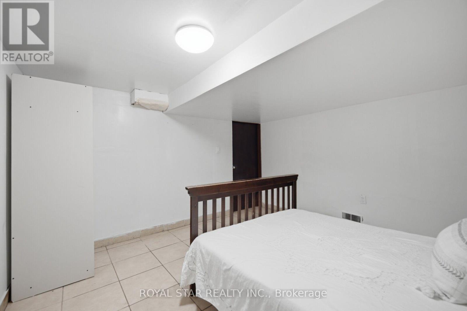 147 GRACE AVENUE - 39