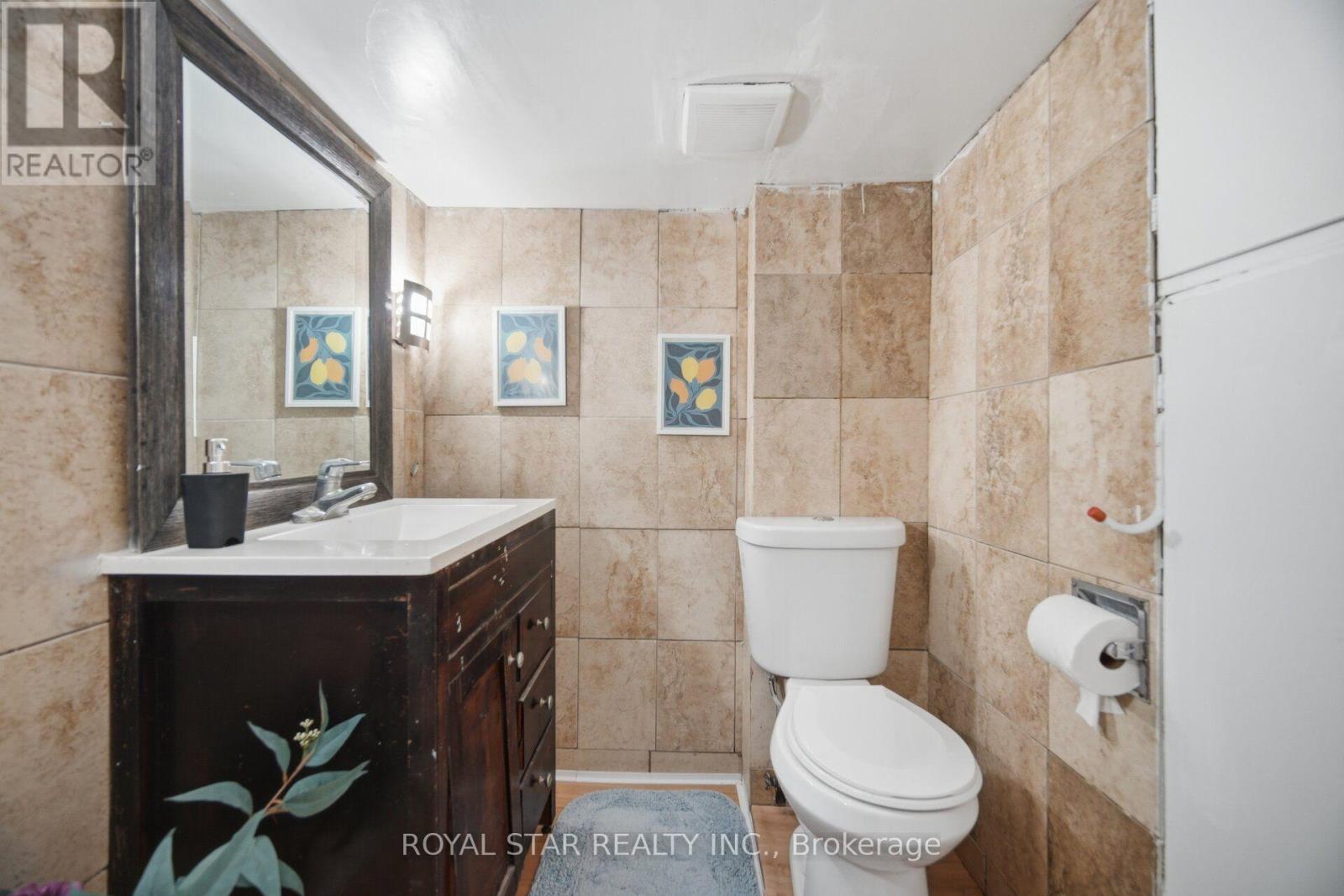 147 GRACE AVENUE - 41