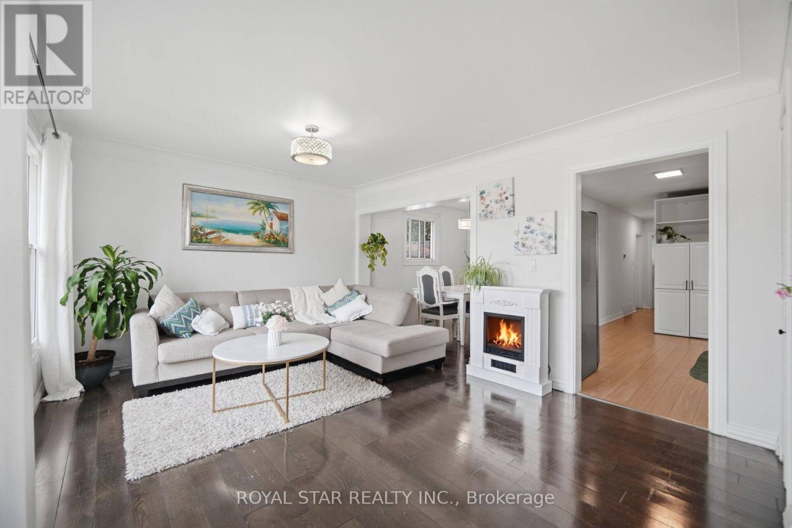 147 GRACE AVENUE - 7
