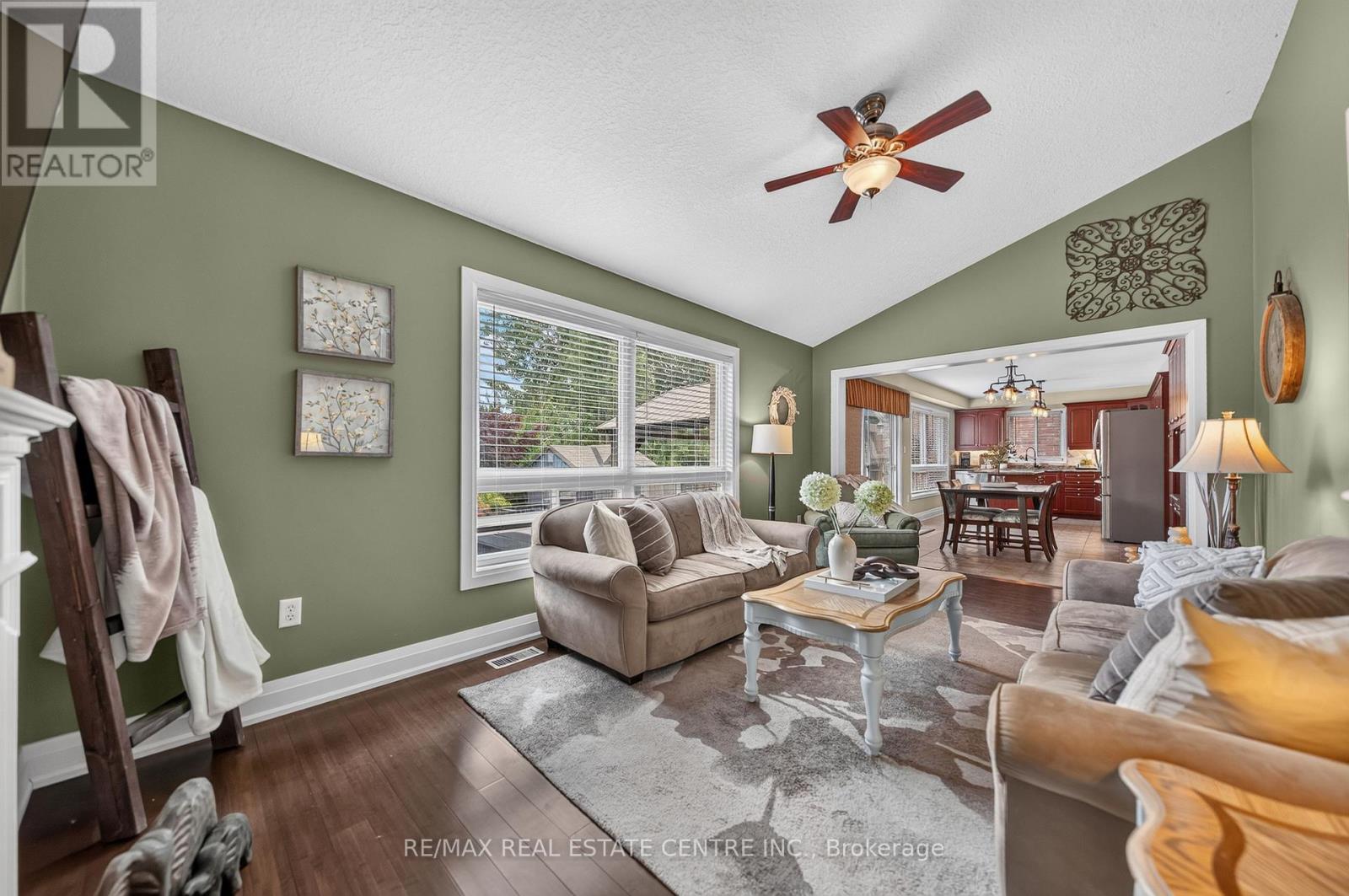 72 SWIFT CRESCENT - Image 15
