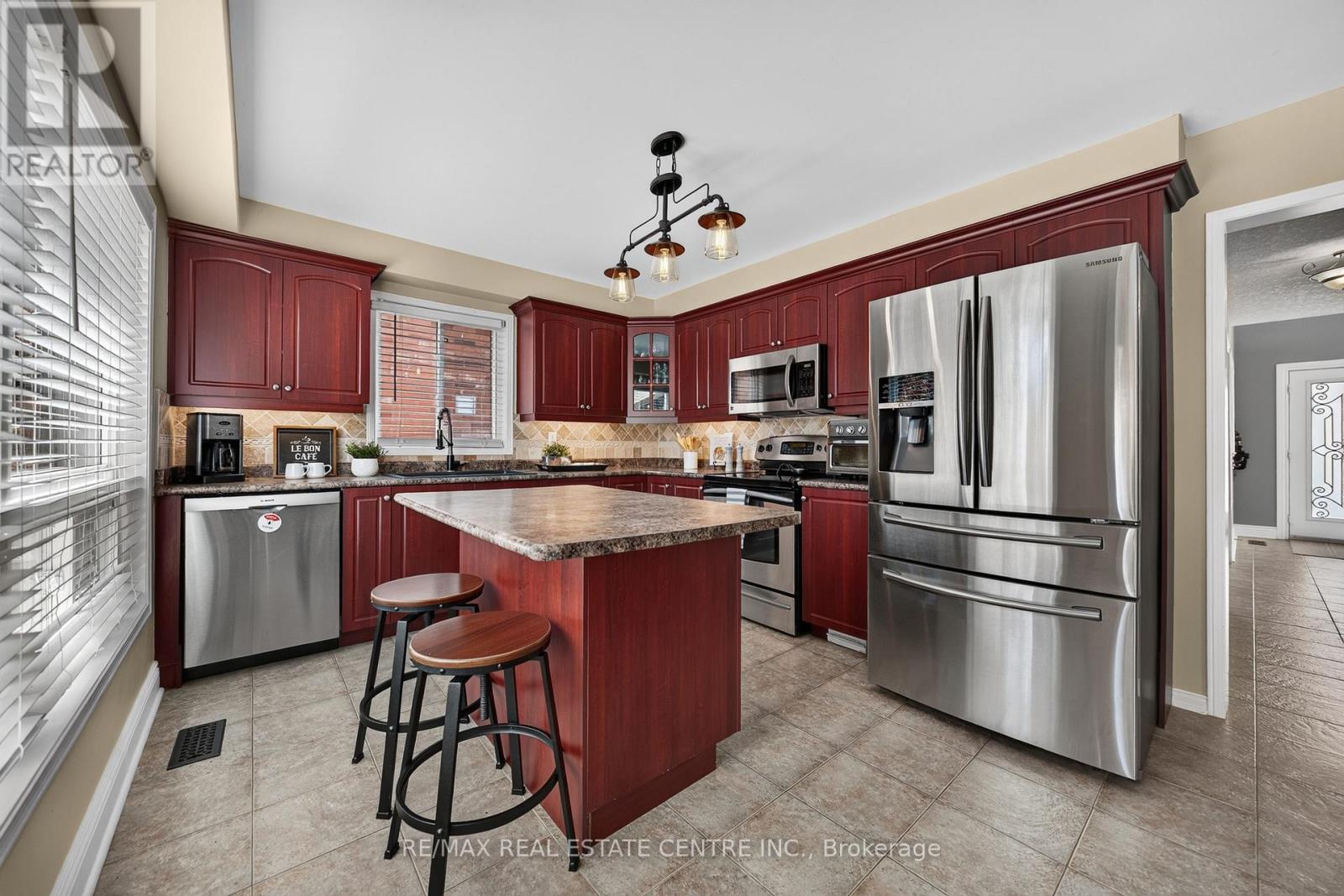 72 SWIFT CRESCENT - Image 18