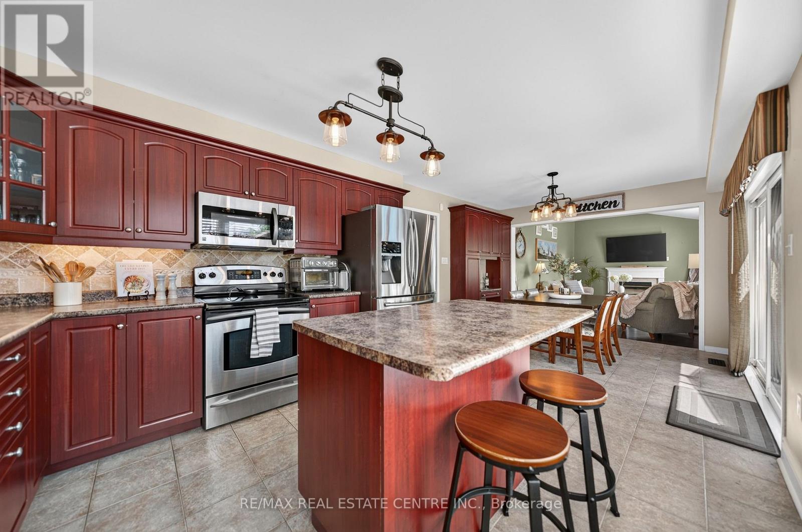 72 SWIFT CRESCENT - Image 21