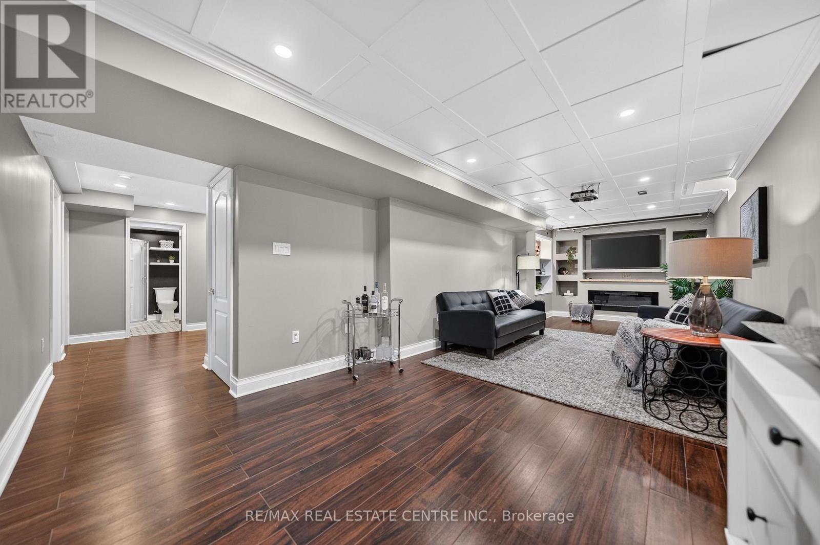 72 SWIFT CRESCENT - Image 38