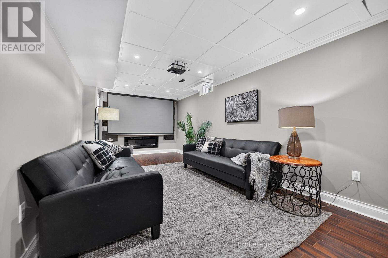 72 SWIFT CRESCENT - Image 39