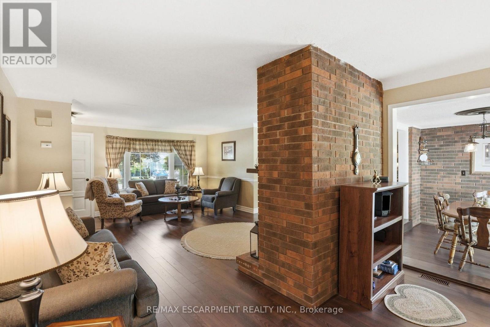 2A VALLEY ROAD - 11