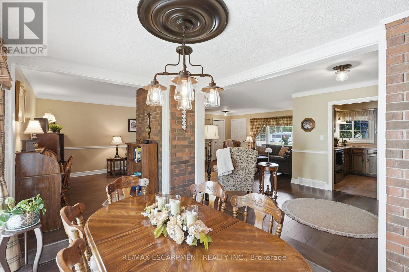 2A VALLEY ROAD - 16