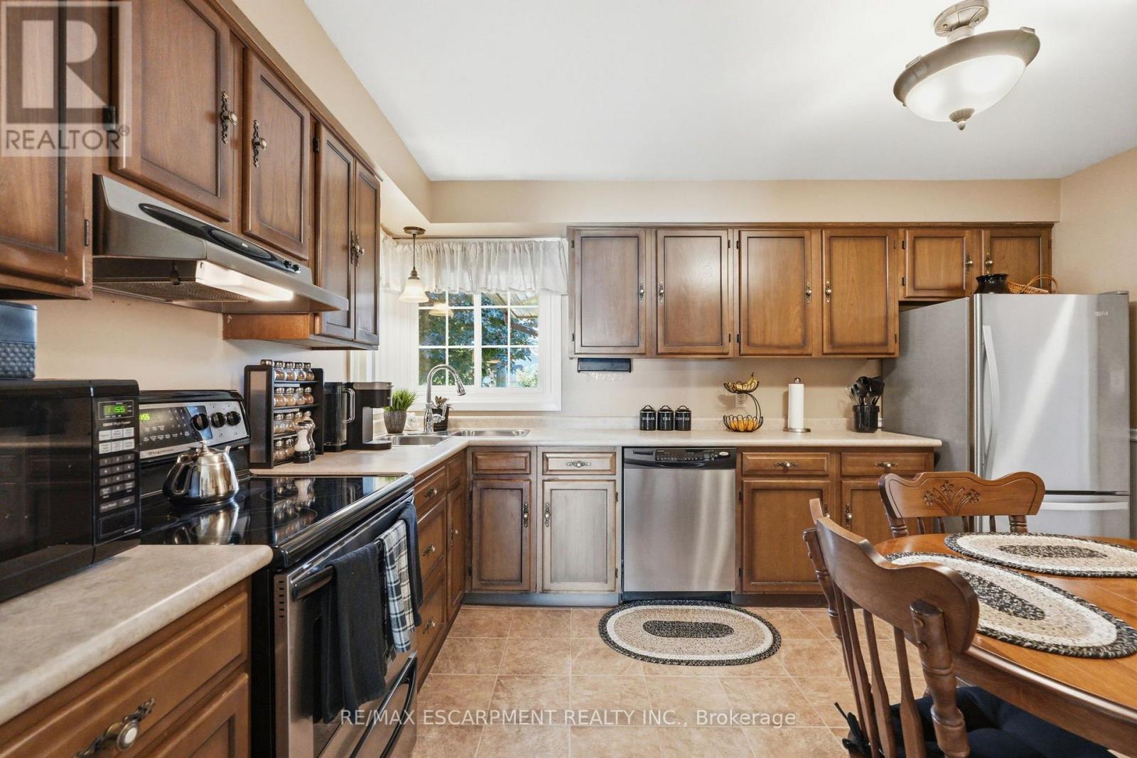 2A VALLEY ROAD - 18