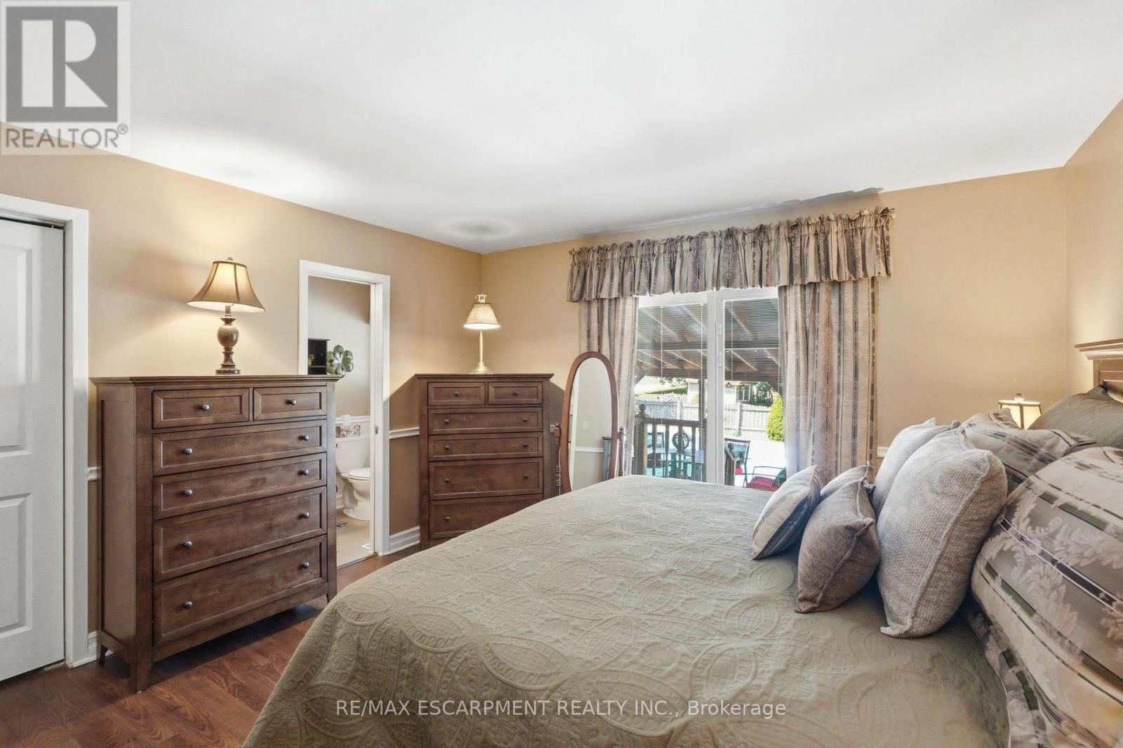2A VALLEY ROAD - 21