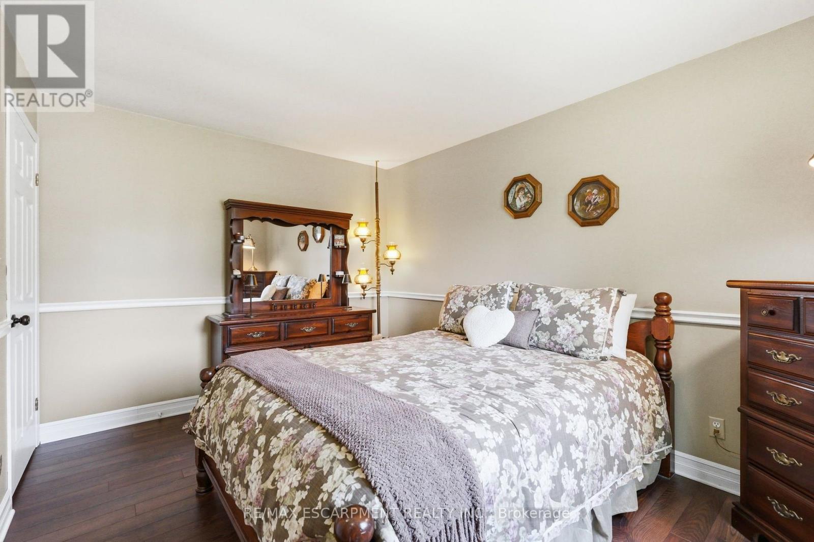 2A VALLEY ROAD - 24