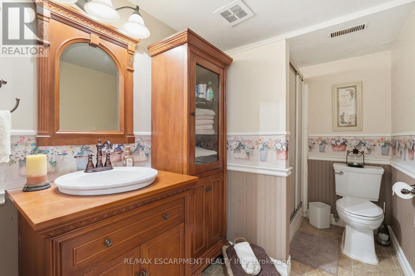 2A VALLEY ROAD - 31