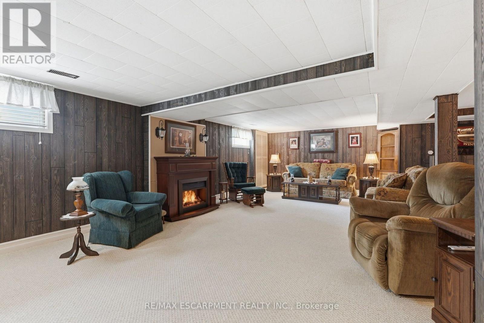 2A VALLEY ROAD - 32