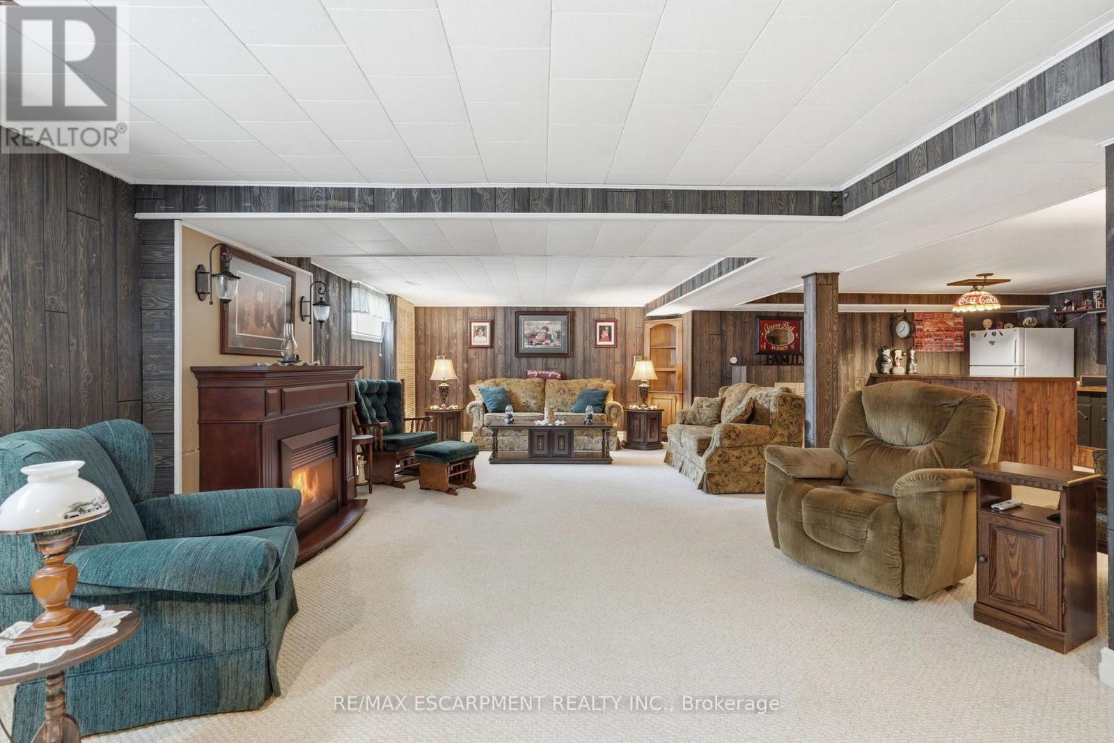 2A VALLEY ROAD - 33