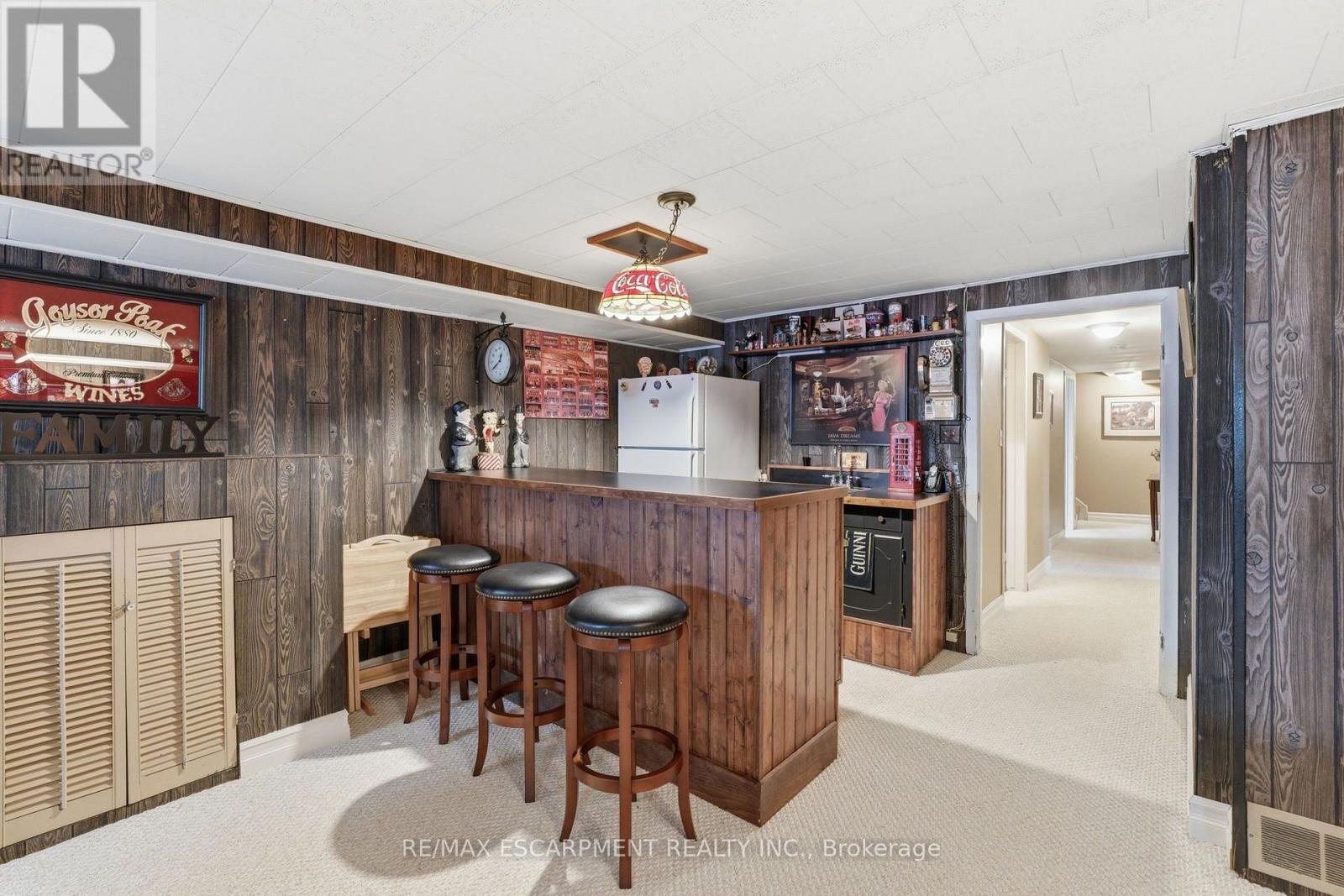 2A VALLEY ROAD - 34