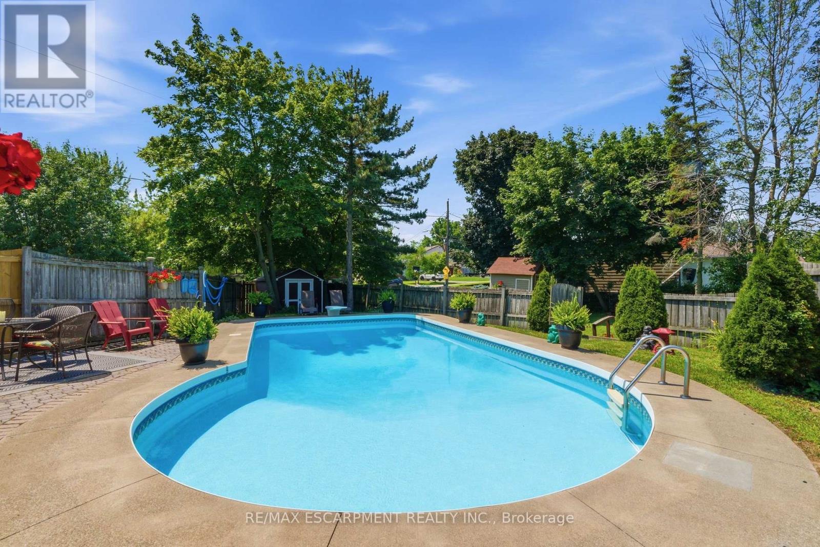 2A VALLEY ROAD - 38