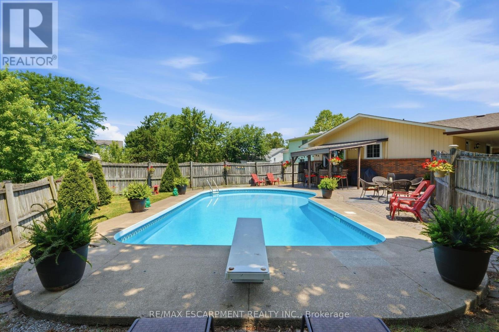 2A VALLEY ROAD - 42