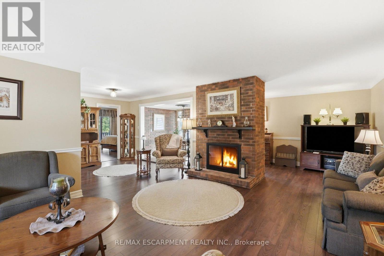 2A VALLEY ROAD - 6