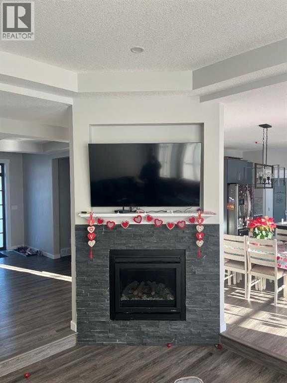 11, 1049 Alberta Avenue - 14