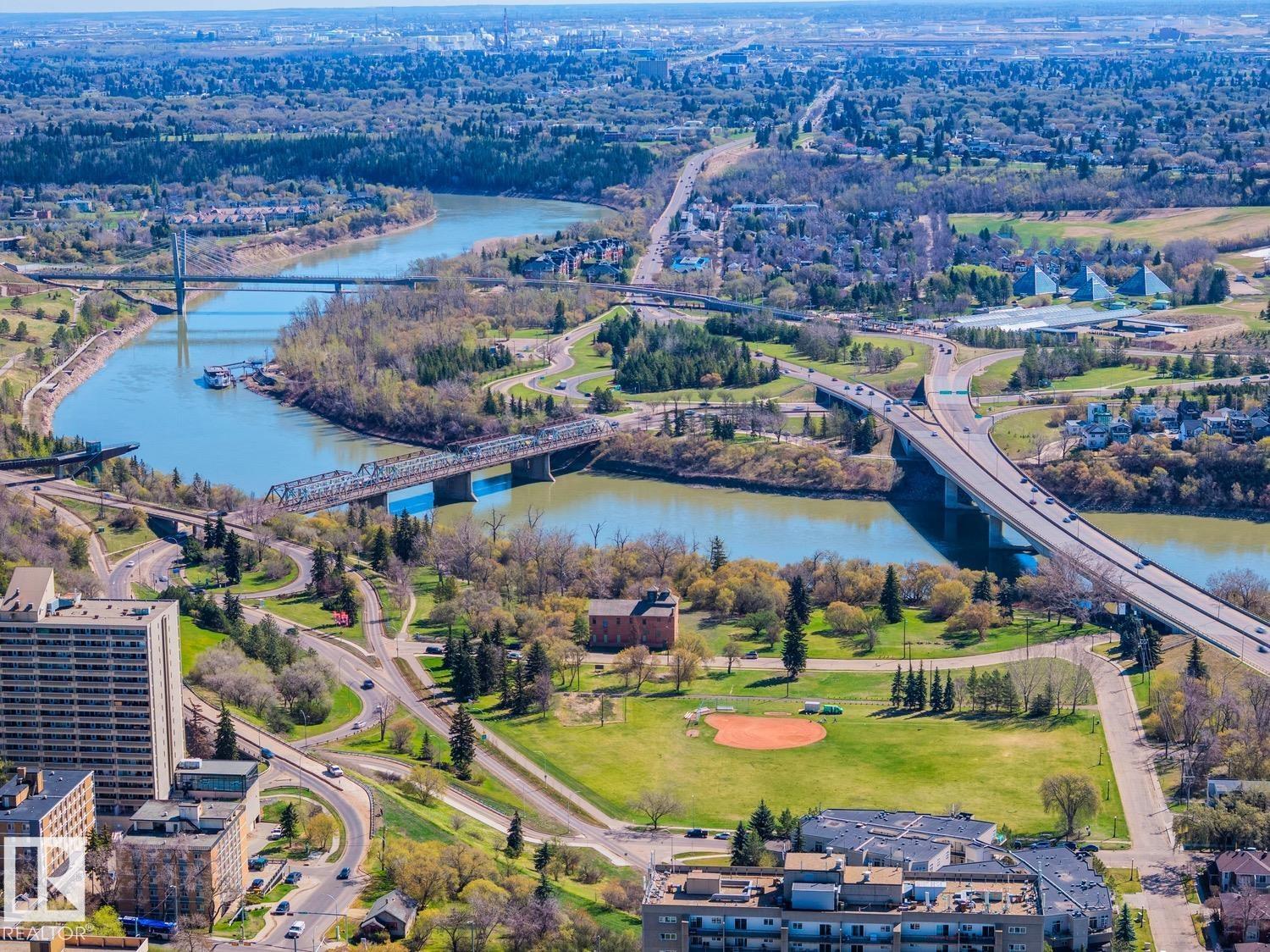 #906 9819 104 ST NW - 39