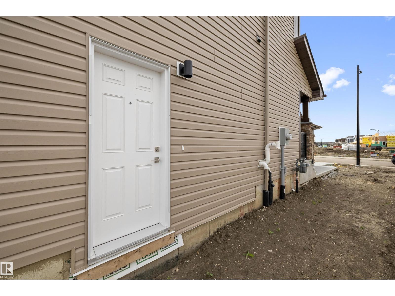 6292 180 AV NW - 44
