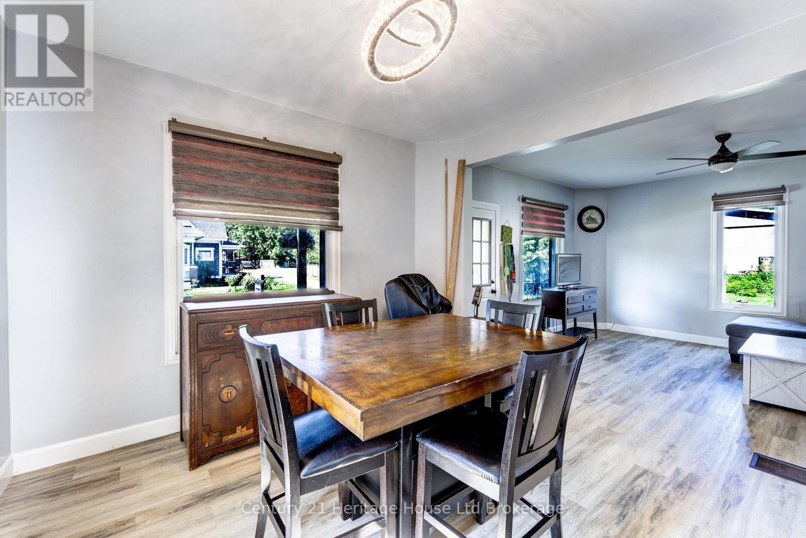 11 WOOD STREET W - 18