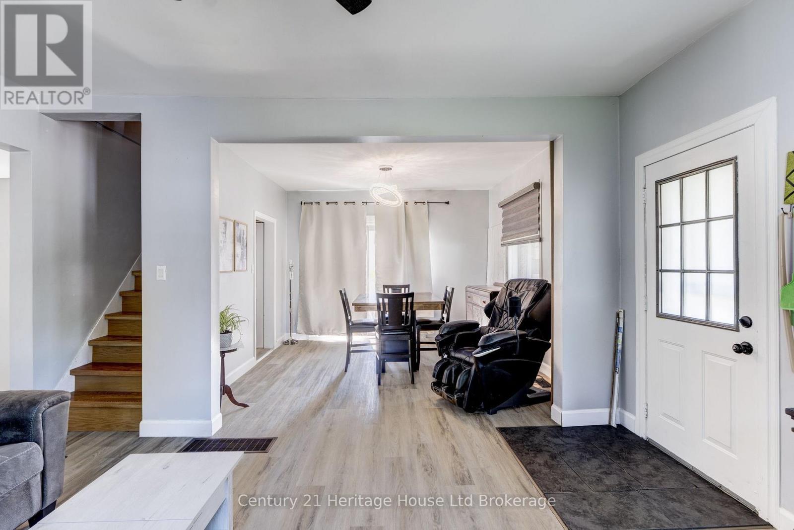 11 WOOD STREET W - Image 14