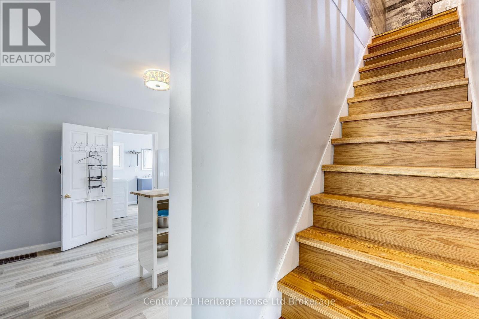 11 WOOD STREET W - Image 30