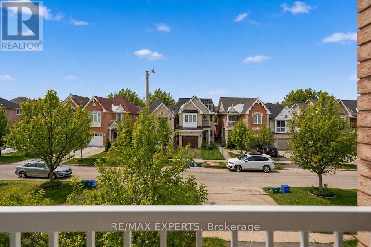 62 COLONIAL CRESCENT - 13