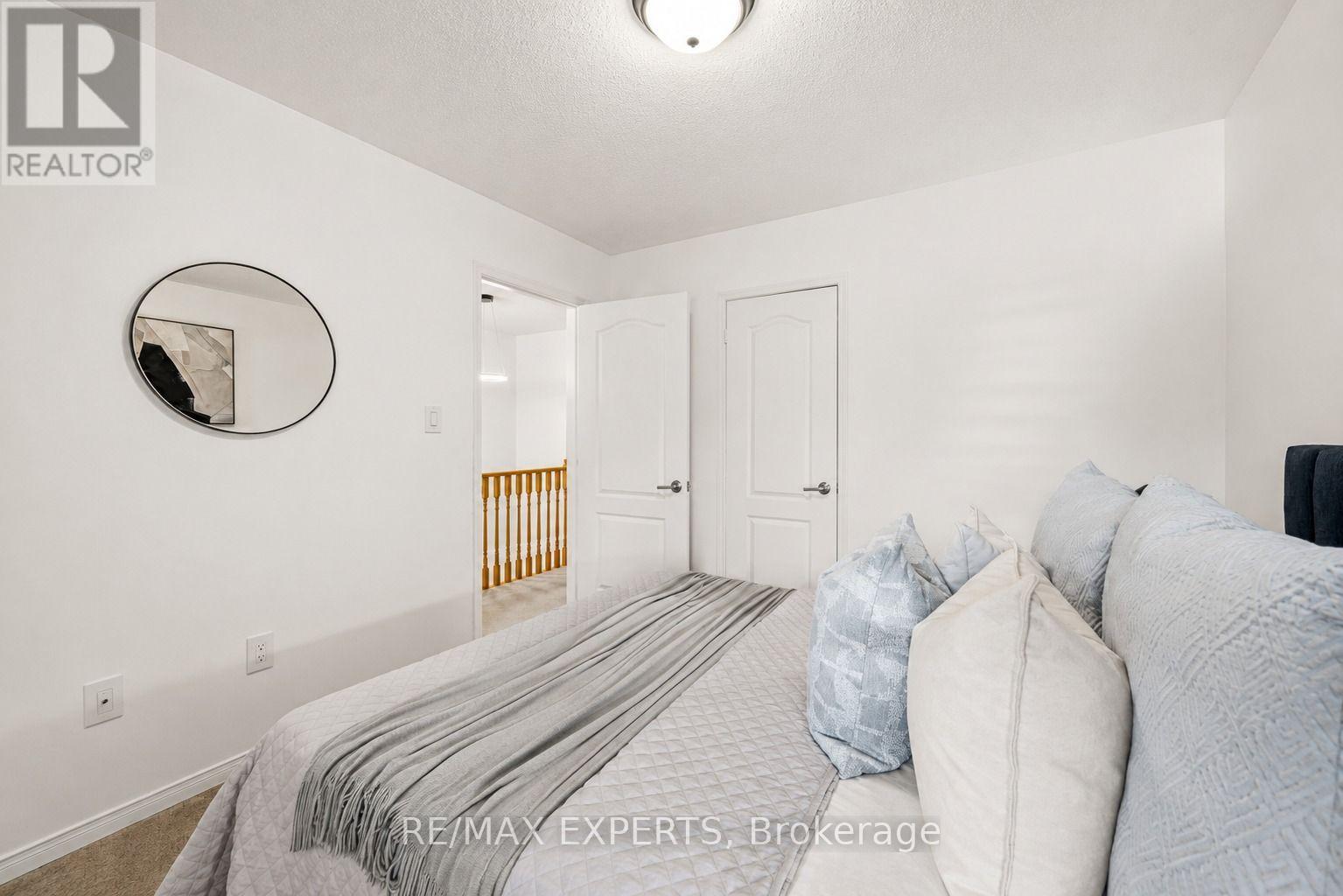 62 COLONIAL CRESCENT - 32